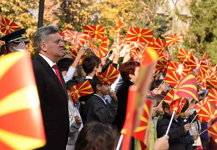 Поранешниот претседател Иванов: Си била и ќе бидеш Македонија!