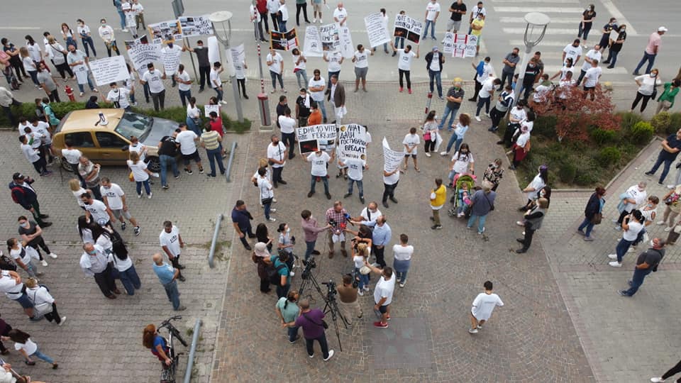 ФОТО: Гостиварчани на протест против депонијата Русино
