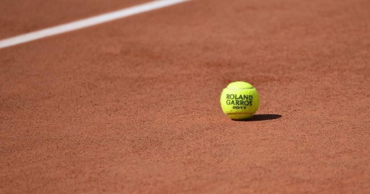 Британскиот тенисер Еванс по поразот на „Ролан Гарос“: Дури ни на куче не би му дал вакви топчиња