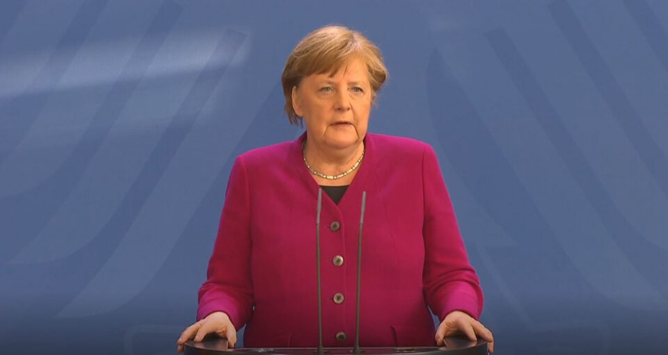 ОН ја награди Меркел за справувањето со миграциската криза од 2015/16 година