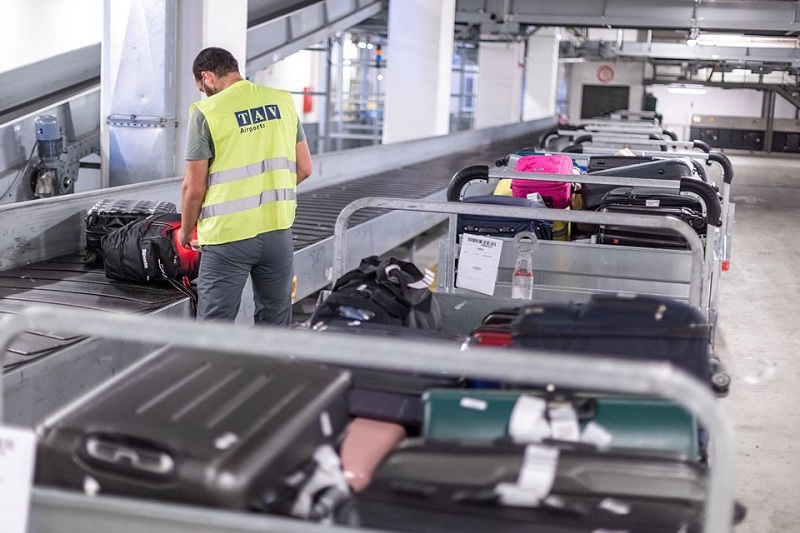 Околу 400 вработени на скопскиот аеродром ќе останат без работа