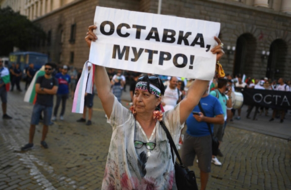 На протестите во Бугарија уапсени шест лица