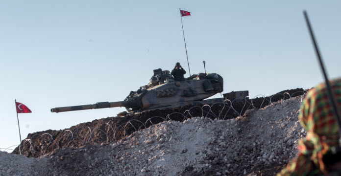 ВИДЕО: Хаос на повидок, турски тенкови распоредени на границата со Грција