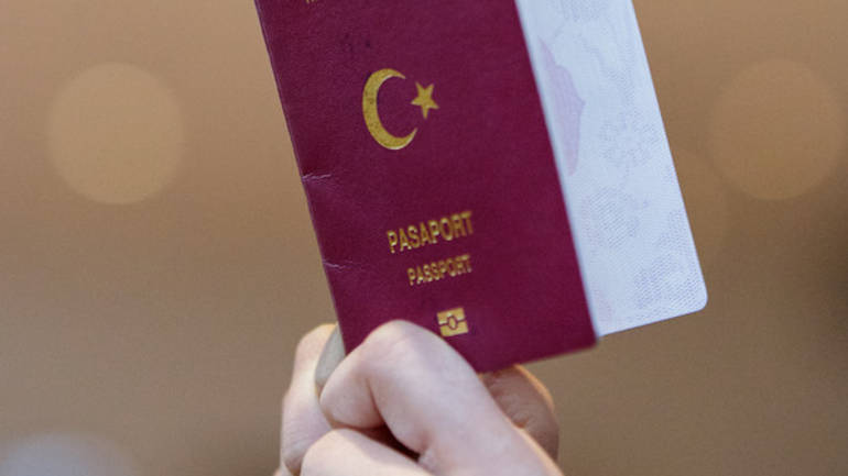 Турски државјанин обвинет за употреба на фалсификувана исправа