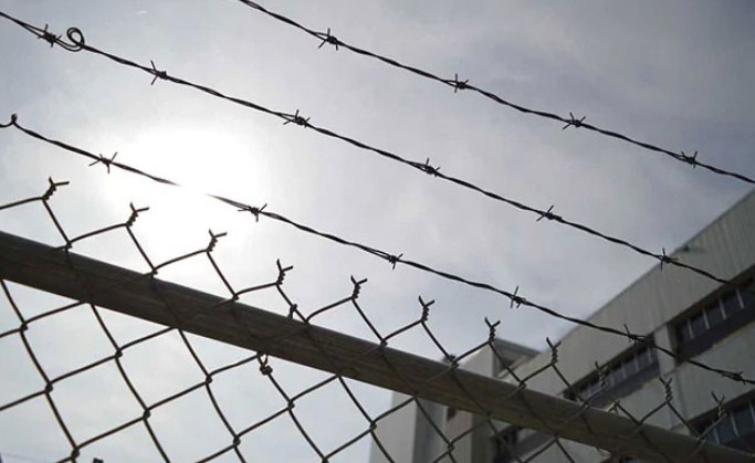 Речиси 2.000 затвореници избегаа за време на напад на два затвора во Нигерија