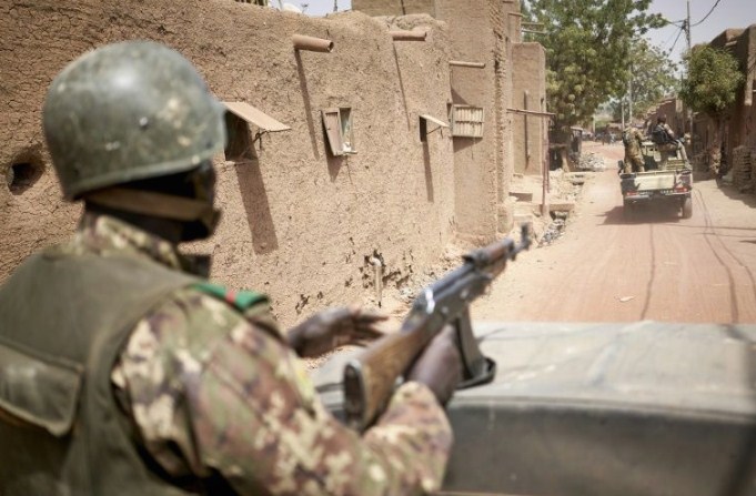 Убиени 12 војници од заседа во Мали