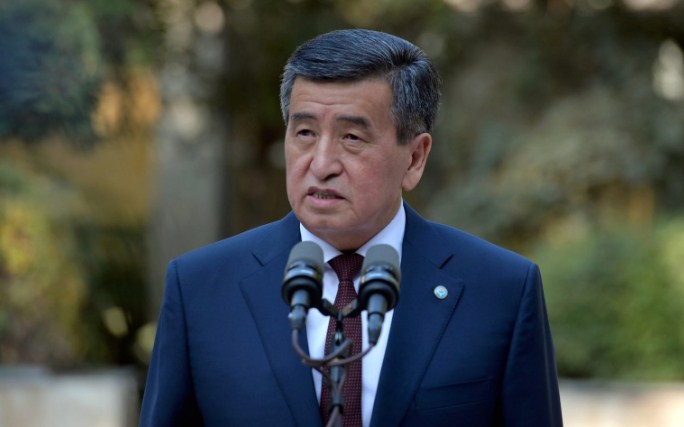 Претседателот на Киргистан си поднесе оставка