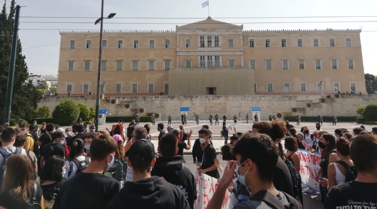 Учениците во Грција денеска повторно ќе протестираат
