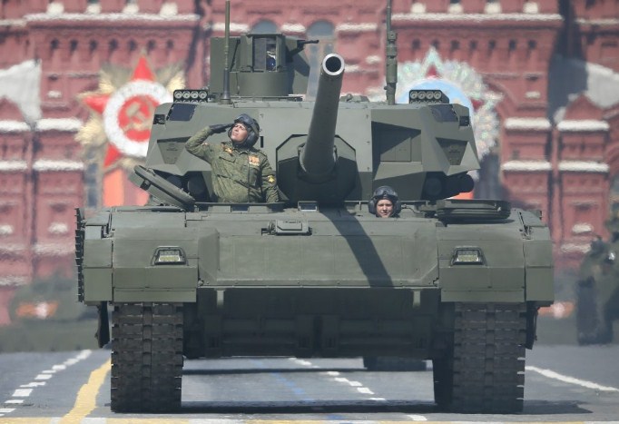 Во Белград пристигнаа донираните руски тенкови