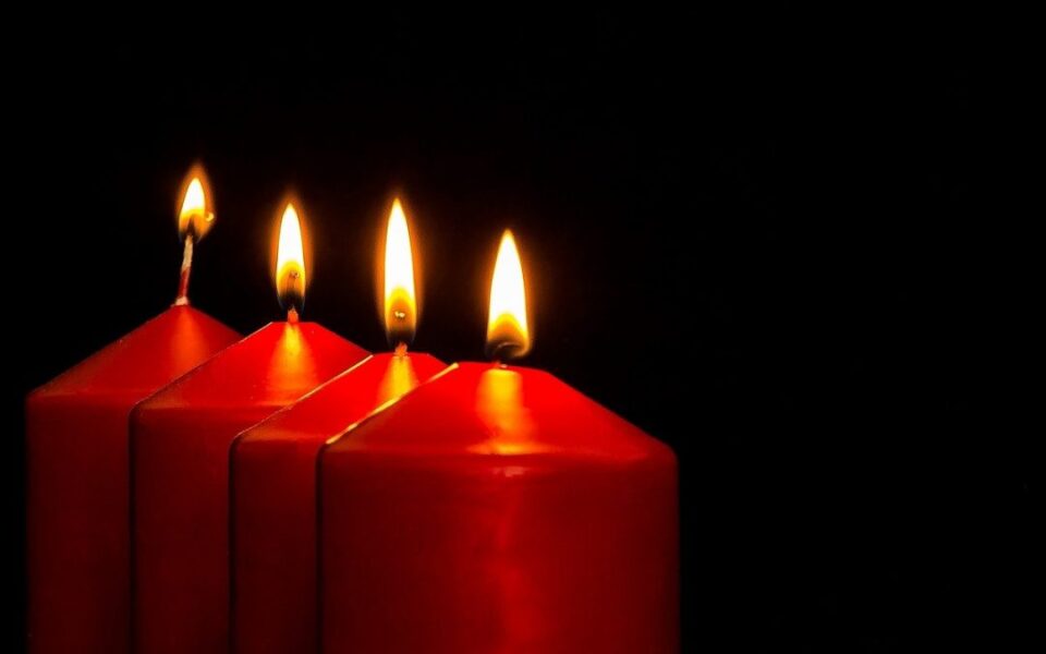 Поучна приказна: Четири свеќи гореле полека…