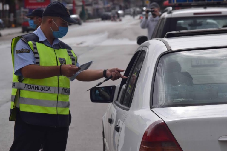 ВОЗАЧИТЕ НА МЕТА НА ПОЛИЦИЈАТА: Во Охрид казнети 85 возачи, претходно на автопатот Скопје-Велес казнети беа 83 за брзо возење