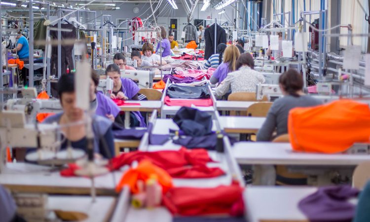 Димитров: Без седми пакет мерки, околу 10.000 лица од текстилниот сектор ќе останат на улица