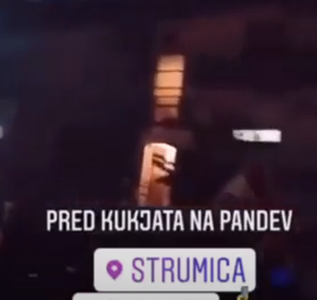 ВАКА СЕ САКА КАПИТЕНОТ: Еве како се славеше пред куќата на Горан Пандев во Струмица, за момент ќе ве облеат емоции (ВИДЕО)