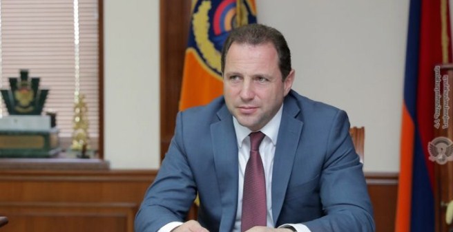 Ерменскиот министер за одбранаминистер за одбрана