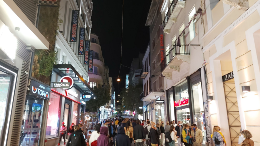 Се отвораат продавниците во Грција, а се задржува забраната за движење и полицискиот час