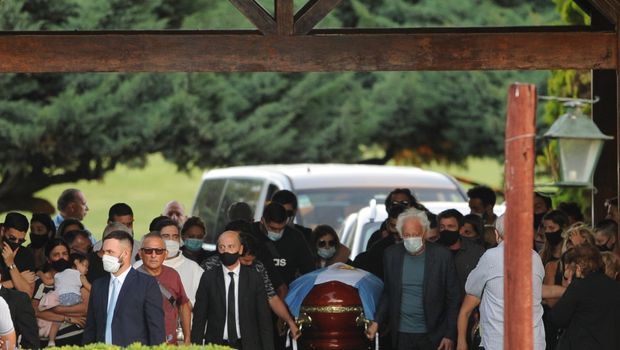 ФОТО: Погребан Диего Марадона