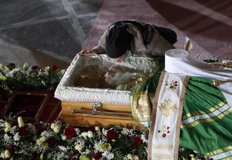 Во криптата на храмот Свети Сава во Белград погребан српскиот патријарх Иринеј