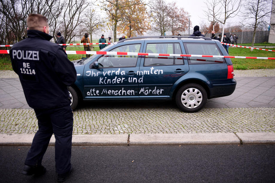Берлин: При инцидентот Меркел и членовите на кабинетот не беа во опасност
