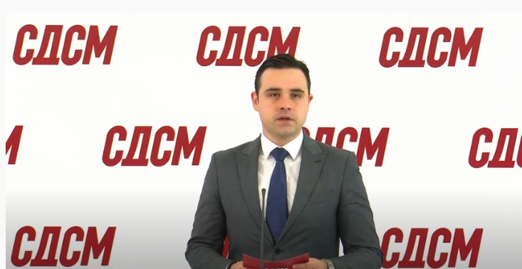 ВМРО-ДПМНЕ: Во екстазата на лажниот патриотизам откако Заев тргуваше со идентитетот, очекуваме Костадинов да одржи прес во комитска облека