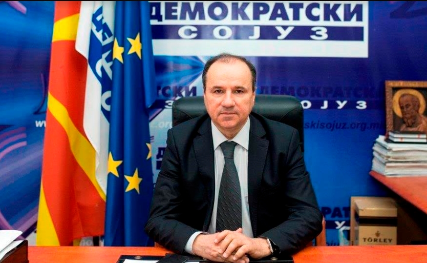 ДС: Владата вештачки да не го зголемува процентот на Албанците во државната администрација, туку да го укине балансерот