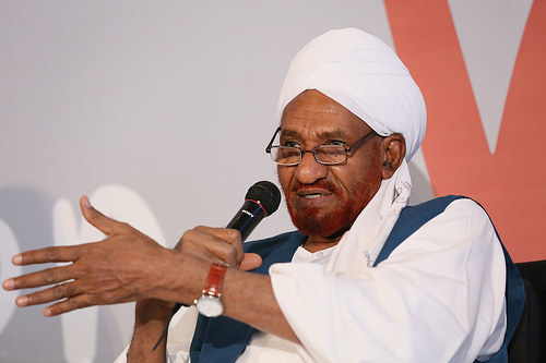 Од коронавирус почина поранешниот судански премиер Садик ал-Махди