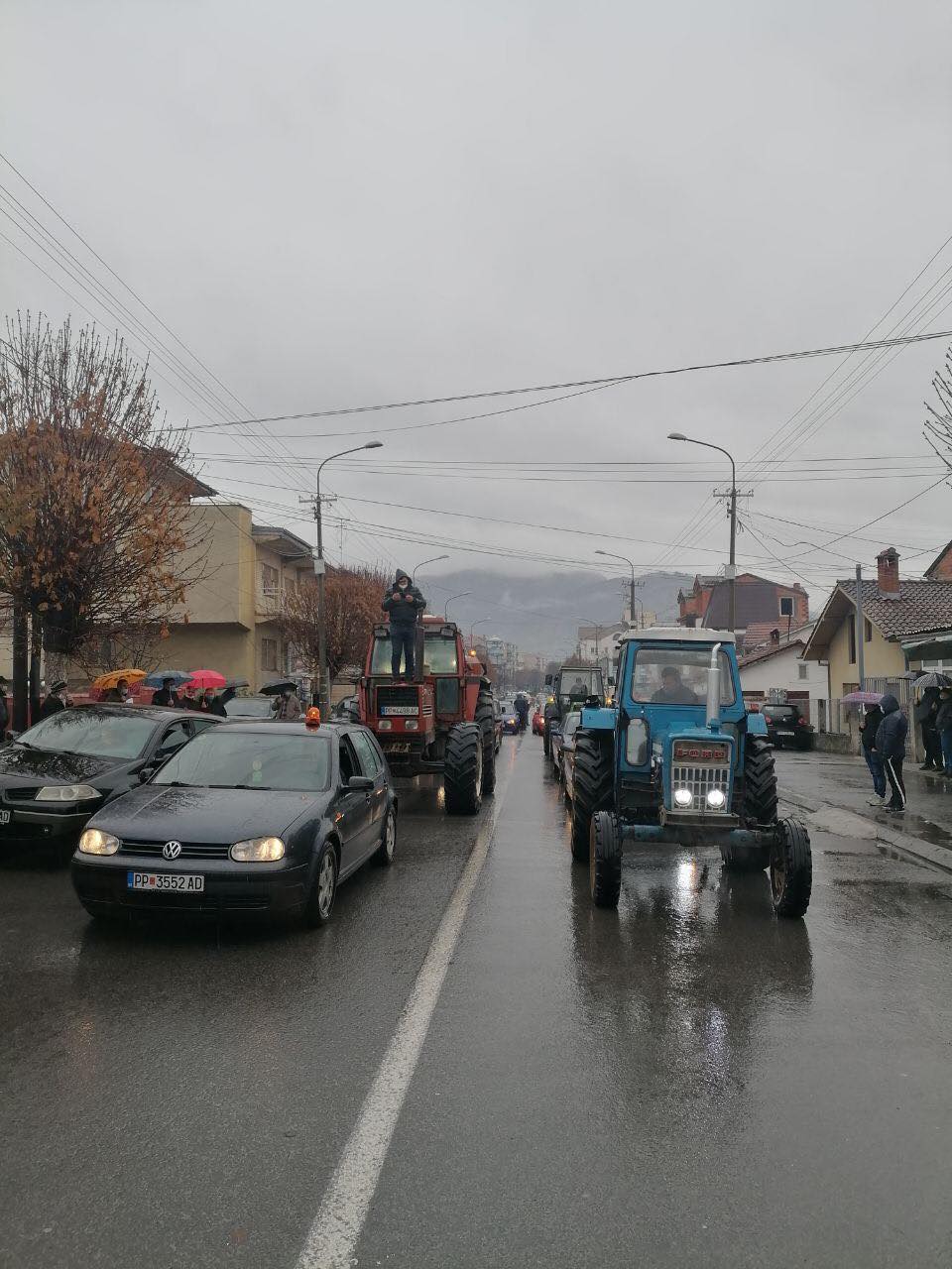 Тутунарите молат за заштита од Владата, а министерот за земјоделие ги одбива