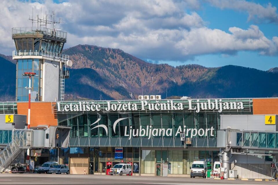 На аеродромот во Љубљана ќе може да се тестираат патниците за Ковид-19