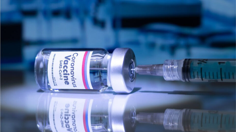 Во САД веќе еден милион Американци ја примија првата доза на вакцина против Ковид-19