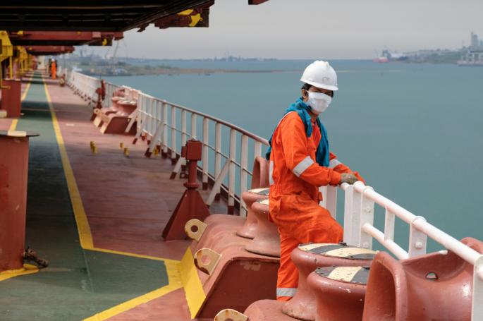 Морнари заробени година и пол на брод – коронавирусот ги довел до работ