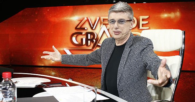 Поповиќ ја покажа гордоста среде емисија- жирито го натера да се соблече по гаќи, а на тоа што следуваше не се надеваше никој (ФОТО)