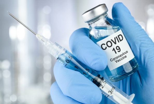 Одобрена за употреба првата бивалентна вакцина против коронавирус