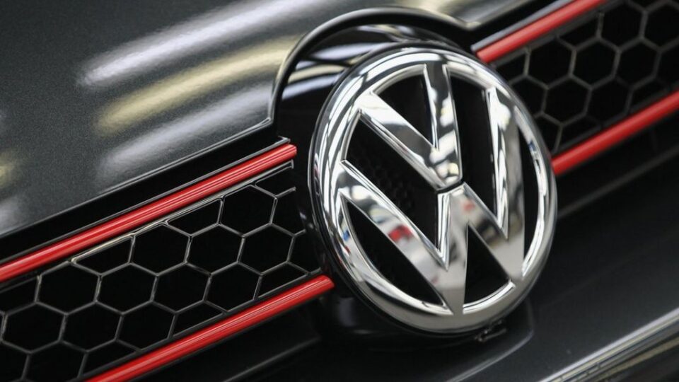„Фолксваген“ повлекува 38.000 автомобили заради проблем со педалата на сопирачката