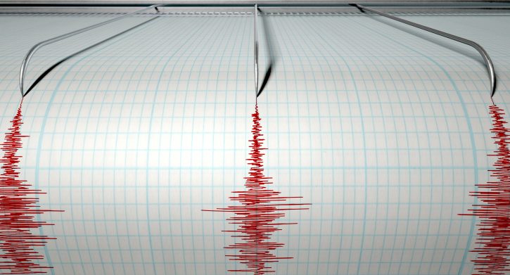 Над 100 последователни потреси по силниот земјотрес на грчкиот остров Евија