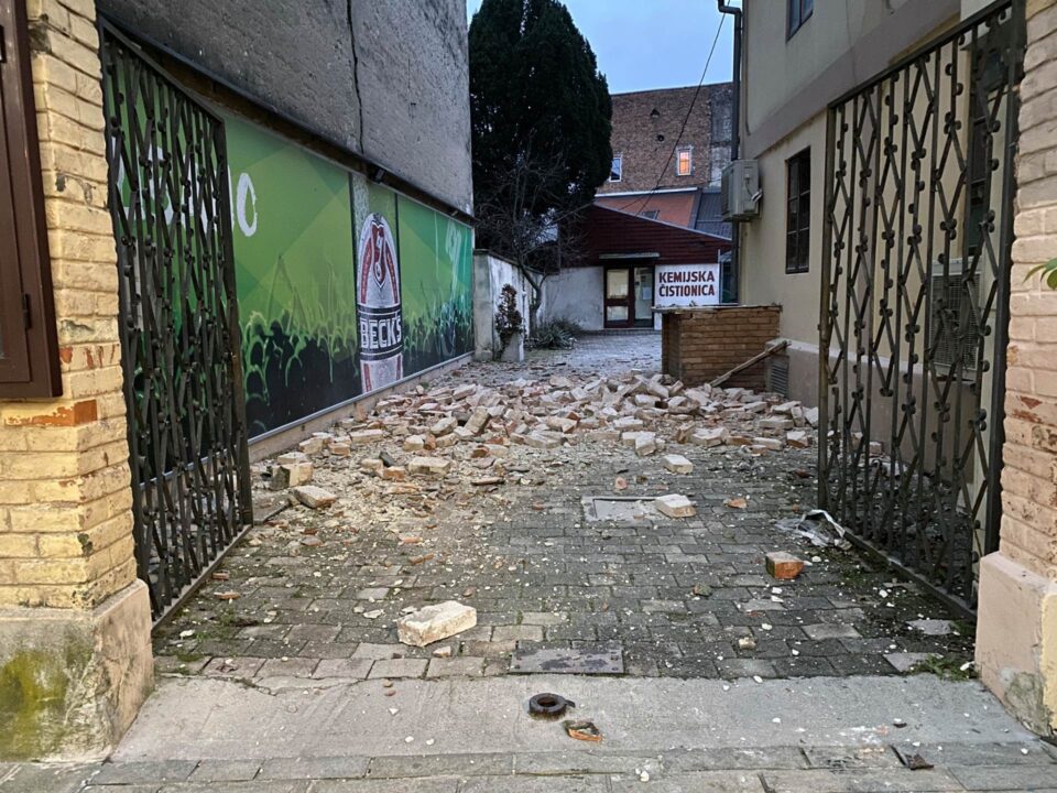 Уште еден силен земјотрес ги погоди Петриња и Сисак