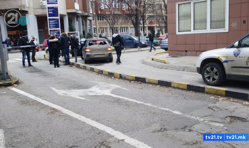 Пукање пред болницата „Св. Климент Охридски“ во центарот на Скопје (ФОТО+ВИДЕО)