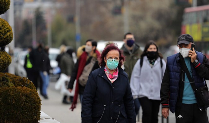 Носењето маска на јавно место е неуставно, пресуди Основниот суд во Брисел