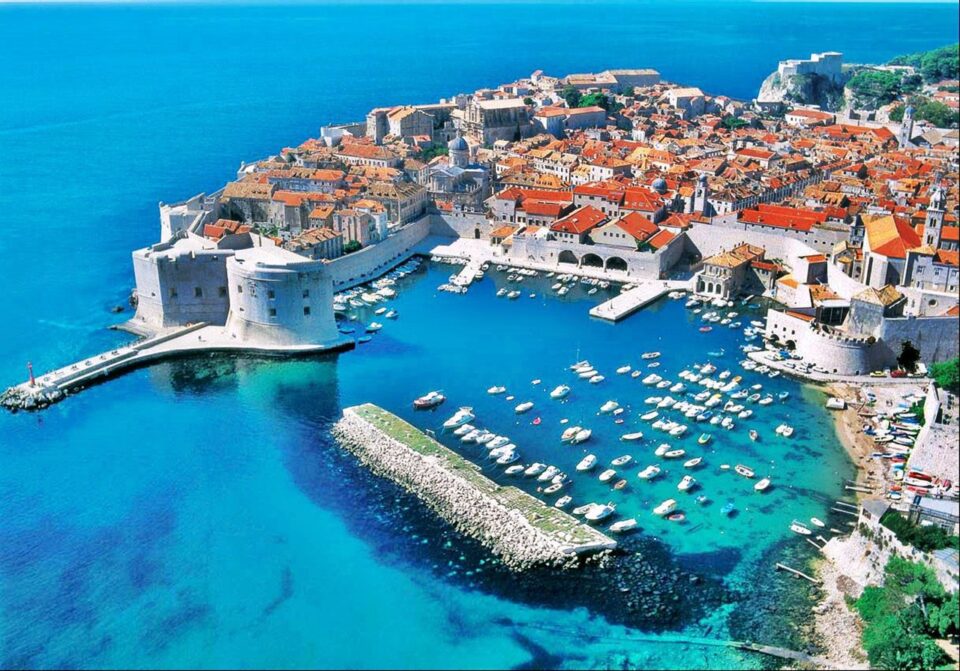 Дубровник годинава очекува над 600.000 туристи и 354 крузери 