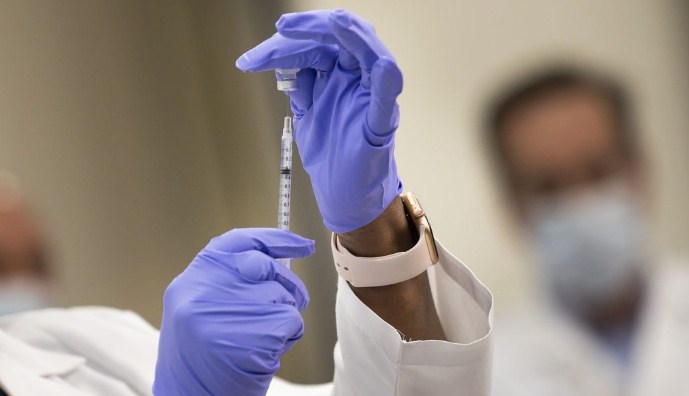 „Вакцините пружаат заштита и спречуваат ширење на корона вирусот“