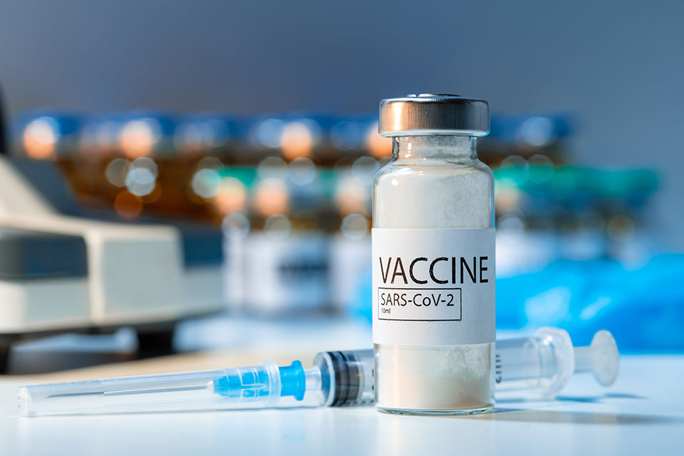 ЕМА: Регистрирани 415 случаи на згрутчување на крвта по вакцинација со овие 2 вакцини