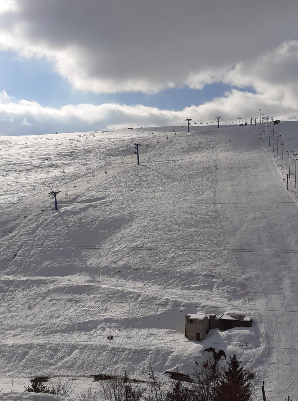 На овие места во Македонија има најмногу снег: На Попова Шапка формирана снежна покривка од 71 сантиметар