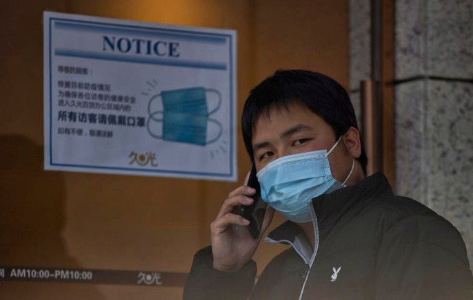Заради три позитивни лица на коронавирус, евакуиран цел кварт во Шангај