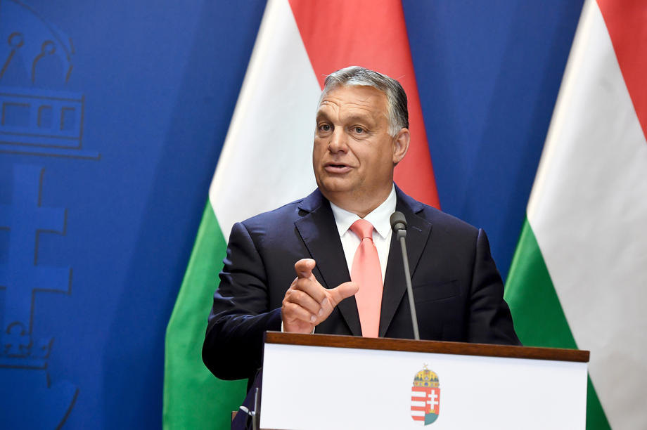 Орбан: Нема испорака на оружје за Украина преку Унгарија