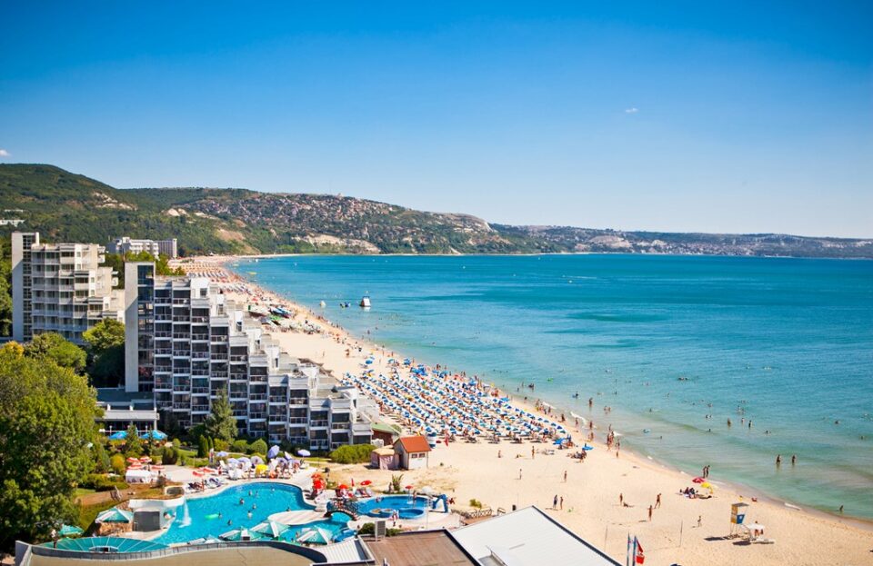 Околу 30 отсто од хотелите во Бугарија нема да се отворат летово