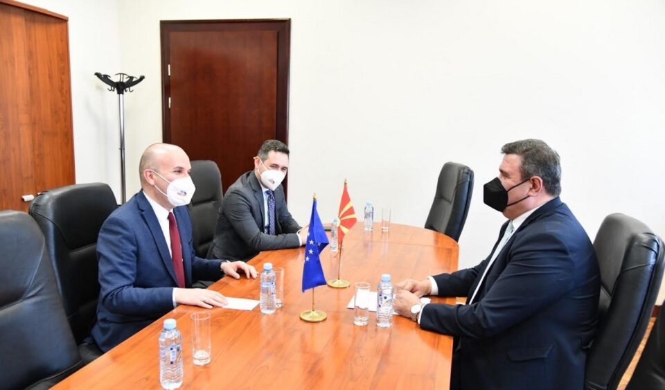 Мицевски оствари средба со известувачот на ЕП за Македонија, Илхан Ќучук