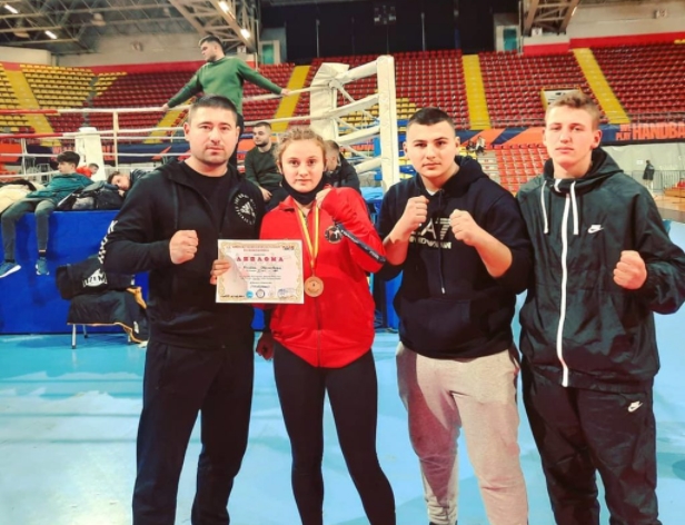 Милена Стојановска државен јуниорси првак во кик бокс лајт