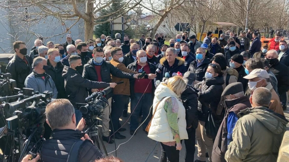 Оризопроизводителите излегоа на протест: Владата нема слух за нас, не сме опфатени ниту со една од петте ковид-мерки