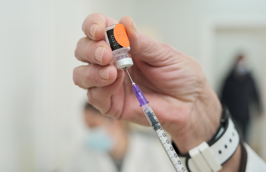 Според Клуге задолжителната вакцинација против коронавирус е апсолутна последна опција