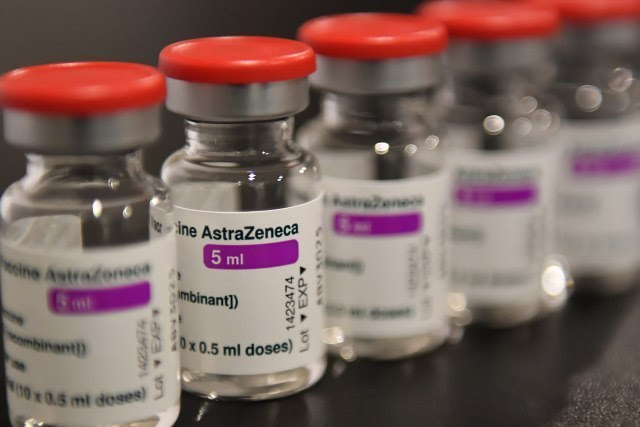 Албанија доби 100.000 дози вакцина „АстраЗенека“ донација од Грција