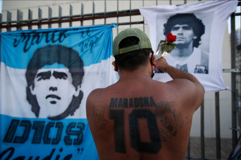„Не умре, го убија“: Аргентинците излегоа на улица поради Марадона, ја бараат вистината за неговата смрт (ФОТО)