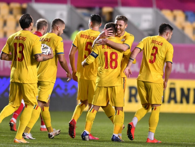 Селекторот на Романија го објави списокот на фудбалери за мечот со Македонија